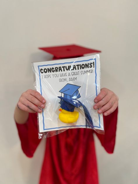 These cute graduation party ducks are the perfect way to celebrate little graduates!  Customize with your own message.  Perfect for Elementary, Kindergarten and PreK as gifts for classmates or for students from thier teacher! Gifts For Classmates, Gift For Classmates, Class Party Favors, End Of Year Party, Graduation Party Favors, Goody Bags, End Of Year, School Gifts, Goodie Bags