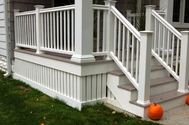 Creative Deck Ideas, Deck Skirting Ideas, House Skirting, Skirting Ideas, Deck Skirting, Raised House, White Porch, Traditional Porch, Building A Porch