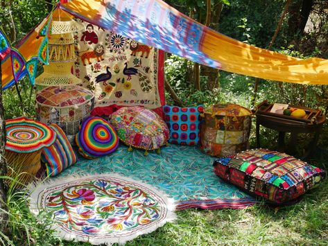 Boho Sisustus, Interior Design Country, Boho Seating, Hiasan Bilik Tidur, Boho Garden, Bedroom Seating, Dekorasi Kamar Tidur, Boho Deco, Hippie Decor