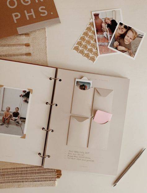 Simple Photo Album Ideas, Scrapbook Journal Tutorials, Neutral Scrapbook Ideas, Scrapbook Of Letters, Babybook Scrapbook Ideas, Creative Journal Ideas Scrapbooking Easy, Modern Scrapbook Ideas, Scrapbook For Friends, Scrapbook Present