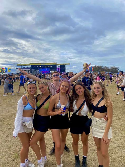 Rock Concert Festival Outfit, Uk Music Festival Outfits, Summer Time Ball Outfits, Sundown Festival Outfits, Summersmash Outfits, Festival Outfits Reading, Summer Festival Outfit Ideas 2023, Leeds Festival Outfits 2023, Festival Simple Outfit