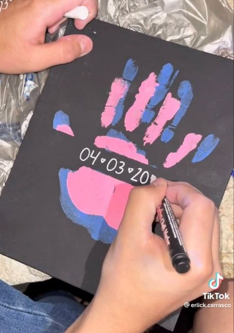 Handprint Bf And Gf, Hand Print Art For Couples, Things To Buy Ur Boyfriend, Hand Print Crafts For Couples, Hand Print For Couples, Arts And Craft Gifts For Boyfriend, Couple Hand Art Painting, Bf Gf Hand Painting, Cute Couple Hand Paintings