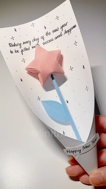 Best Gift To Give To Your Best Friend, Diy For Best Friend Gifts, Paper Gift For Birthday, What To Gift Yourself On Your Birthday, Handmade Gifts Ideas For Best Friend, Cute Gifts Boyfriend, Crafts For Best Friends Birthday, Gift From Paper, Easy Cute Gifts For Friends