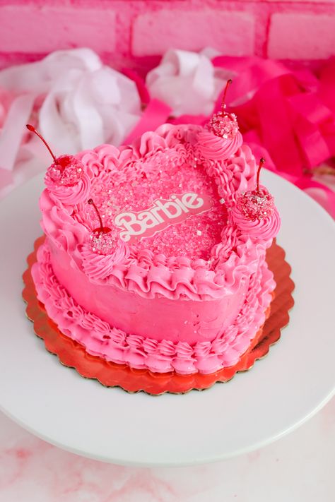 Essen, Barbie Cake Ideas, Barbie Cake Designs, Hot Pink Cakes, Barbie Birthday Cake, Barbie Party Decorations, Movie Cakes, Barbie Theme Party, Bolo Barbie