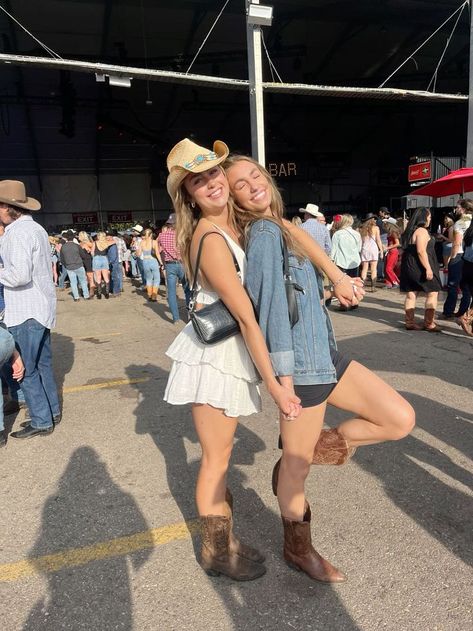 Calgary Stampede, Nashville North, Summer time Purse Poses, Outfit Ideas Cowgirl, Calgary Stampede Outfits, Stampede Outfit, Cowgirl Boots Black, Cheap Cowgirl Boots, Cowgirl Boots Brown, Brown Cowgirl Boots, Western Boots Outfit