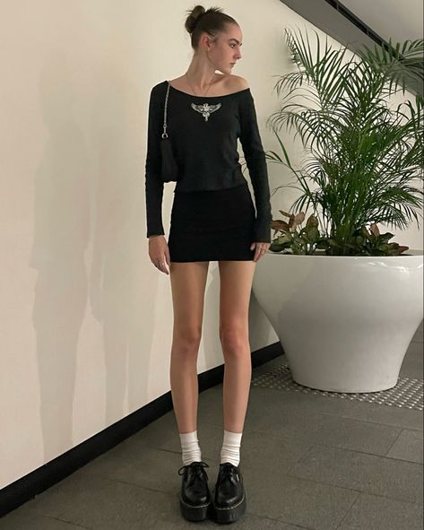 Black Mini Skirt Loafers, Black Mini Skirt Shoes, Black Mini Dress Shoes, Dr Marten Platform Shoes Outfit, Long Sleeve With Mini Skirt, Black Long Sleeve Skirt Outfit, Black Mini Skirt Black Top, Black Skirt And Long Sleeve Outfits, Dr Martens Platform Loafers Outfit