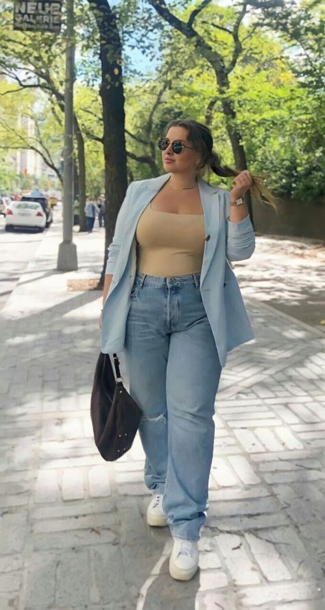 Plus Size Airport Outfit, Chubby Aesthetic Outfit, Siren Outfits, Invierno Aesthetic, 2000s Office, Siren Outfit, Cargo Skirts, Outfits Gorditas, Office Siren