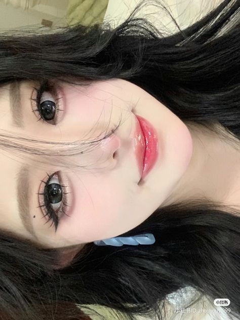 Natural Tone Makeup, Doll Face Makeup, Makeup Douyin, Mekap Mata, Korean Makeup Look, Makeup Korean, Douyin Makeup, Soft Makeup Looks, Doll Eye Makeup