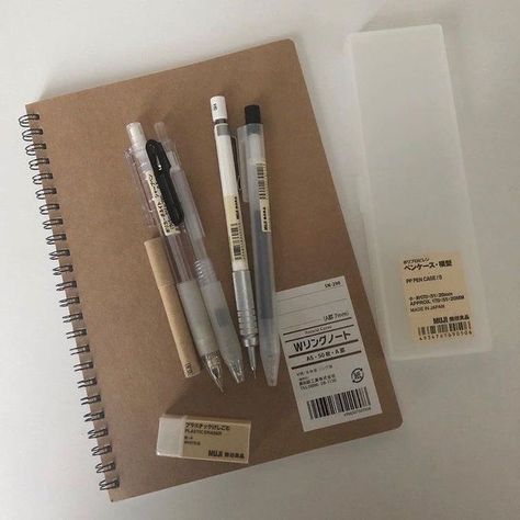 Muji Stationary, Muji Stationery, Muji Pens, Studying Stationary, Materi Bahasa Jepang, Study Stationery, Desain Signage, Stationary School, Cute School Supplies