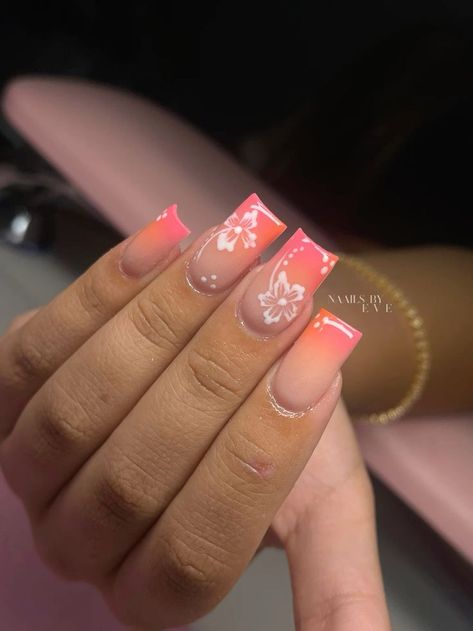 Nails Acrylic Square Short French Tip, Nails Acrylic 2024 Summer, Nails For Cruises, Acrylic Nails With Hawaiian Flower, Natural Acrylic Nails Designs, Flower Short Acrylic Nails, Holiday Nails Square Short, Flower Acrylic Nails Short, Nails Inspiration Summer Square