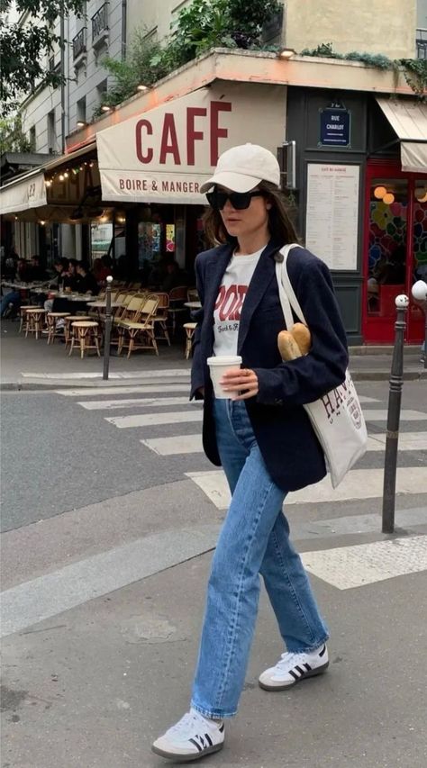 6 Chic Yet Easy Outfits That Are Perfect for Wearing to the Pub This Spring Woden Sneaker Outfit, European Spring, French Outfits, Looks Adidas, Mode Adidas, Adidas Samba Outfit, Celana Fashion, Trainers Outfit, Look Adidas