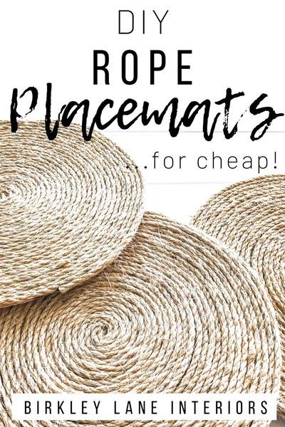 How To Make Place Mats Diy, Place Matts Ideas, Placemat And Charger Ideas, Diy Rattan Placemats, Diy Table Placemats Ideas, Making Placemats Diy, Round Macrame Placemat Diy, Diy Wedding Placemats, Diy Woven Placemats