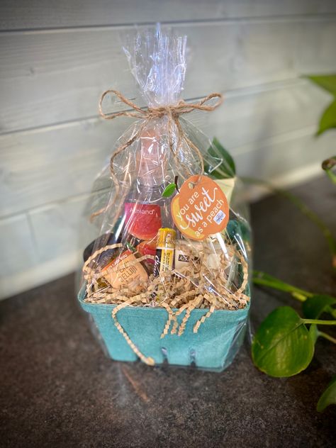 Peach Gift Basket Ideas, Peach Items, Peach Basket, Thank You Gift Baskets, Sweet As A Peach, Berry Basket, Big Lil, Themed Gift Baskets, Berry Baskets