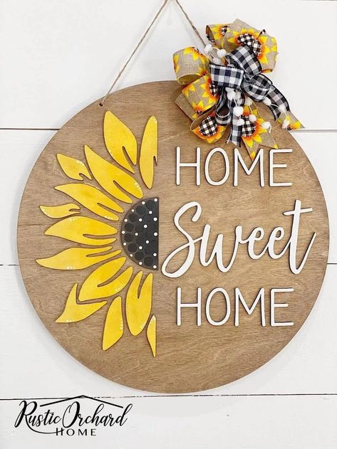 Spring Cnc Projects, Sunflower Door Hanger, Chalk Crafts, Spring Farmhouse, Door Hangers Diy, Door Signs Diy, Wooden Door Signs, Craft Room Decor, Diy Bricolage