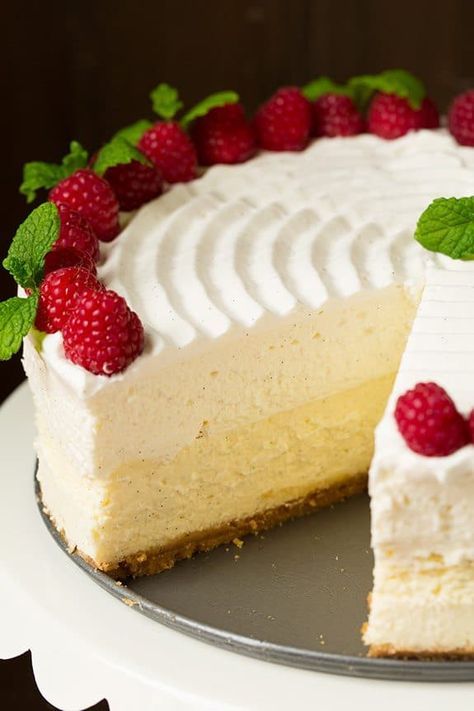 Cheesecake Factory Copycat, Vanilla Bean Cheesecake, Cheesecake Factory Recipes, The Cheesecake Factory, Cheesecake Mousse, Vanilla Cheesecake, Spring Desserts, Cheesecake Desserts, Cheesecake Factory