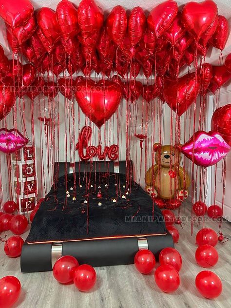 Birthday Balloon Setup - Miami Party Decor Girlfriend Room Surprise, Room Surprise Decoration, Wedding Anniversary Room Decor Ideas, Anniversary Hotel Room, Hotel Anniversary Ideas Night, Anniversary Hotel Room Ideas Romantic, Anniversary Set Up, Hotel Decorations For Girlfriend, Birthday Room Surprise For Girlfriend