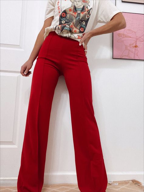 Cool Outfits For Women In Their 30s, Red Pants Plus Size, Trendy Red Outfits, High Waisted Red Pants, Red Flared Pants Outfit, Red Pants Outfits For Women, Red Pants Women, Colorful Buissnes Outfit, 70s Inspired Work Outfits