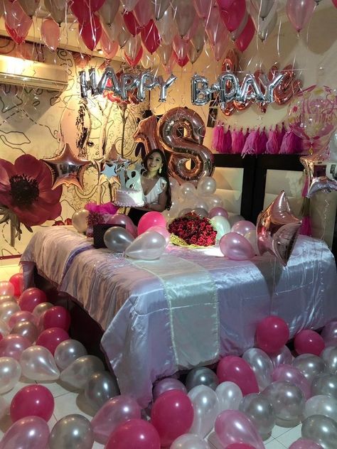 18th Birthday Party Ideas Hotel Room, Hotel Birthday Party Ideas 18th, Birthday Decoration Room Surprise, 18th Birthday Room Decorations, Hotel Decorations For Birthday, Birthday Decorations Hotel, Surprise 18th Birthday Party Ideas, Things To Do For Your 18th Birthday, 18th Birthday Hotel Party Ideas