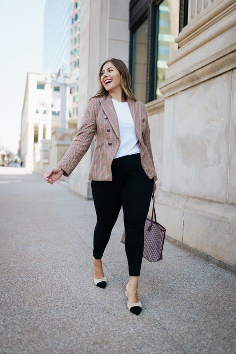 Curvy Work Outfit, Plus Size Business Attire, Business Professional Outfits, Professional Outfits Women, Business Casual Outfits For Work, Look Plus Size, Office Outfits Women, Casual Outfit Inspiration, Business Casual Outfits For Women