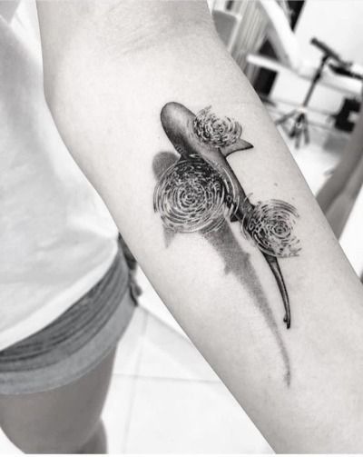 Amazingly realistic top down shark tattoo with water ripples on the arm | www.otziapp.com Natur Tattoo Arm, Mangas Tattoo, Whale Tattoos, Water Tattoo, Shark Tattoo, Ocean Tattoos, Shark Tattoos, Top Tattoos, 문신 디자인