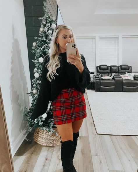 Christmas Outfits Ideas Women Dressing On Christmas Day Holidays Outfits Boujee Christmas Outfits, Christmas Business Casual Outfits, Outfit Navideno, Christmas Outfit Skirt, Hot Christmas Outfits, Holiday Outfits 2022, Xmas Outfits Women, Christmas Casual Outfits, Buchona Vibes