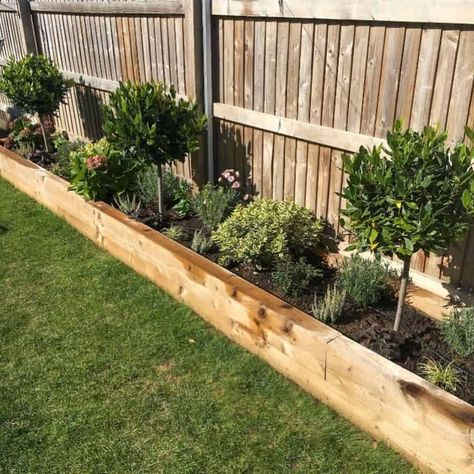 Sleepers In Garden, Backyard Garden Beds, Small Garden Landscape, Back Garden Design, Small Backyard Gardens, Patio Garden Design, Garden Makeover, Garden Deco, Outdoor Gardens Design