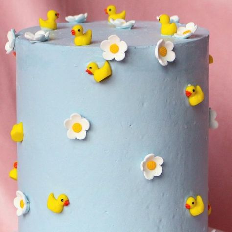 Duck Cakes Birthday, Birthday Cake Duck, Duck Theme Cake, Duck Cake Ideas, Bluey Duck Cake, Duck Birthday Cake, Duck Cake Topper, Cake Duck, Duck Cakes