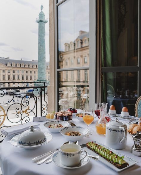 History About Ritz Hotel in Paris Ritz Hotel Paris, Good Morning Paris, Paris Spa, Paris Tea, The Ritz Paris, Juice Fruit, Ritz Hotel, Paris Breakfast, Ritz Paris