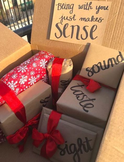 Best Five Senses gifts for him. Five senses gifts for boyfriend or 5 senses gift for best friend that they will LOVE! 5 Senses Gift For Boyfriend, Diy Gifts For Christmas, Five Senses Gift, Surprise Gifts For Him, Diy Jul, Romantic Gifts For Him, Best Boyfriend Gifts, Creative Birthday Gifts