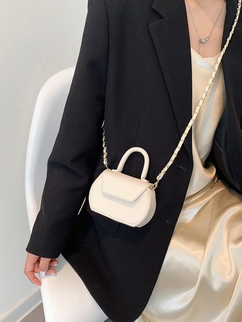 White Fashionable Collar  PU Leather Plain  Embellished   Women Bags Couture, Cute Sling Bags Women Fashion, Cute Sling Bags, Small Bag Outfit, Sling Bags Women Fashion, Mini Bag Outfit, White Sling Bag, Small Sling Bags, Sling Bag Mini