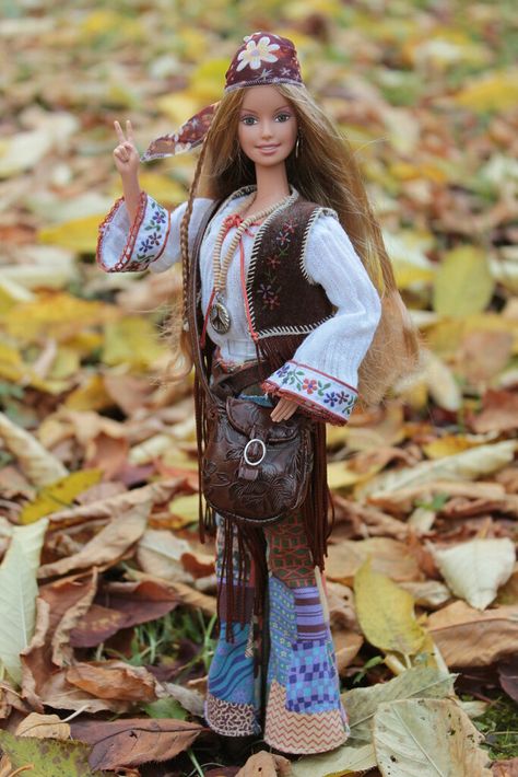 Hippie barbie Dolls, Fashion Dolls, Childhood Dream, Barbie Costume, Barbie Party, Barbie I, Barbie Fashion, Barbie Doll, Barbie Dolls