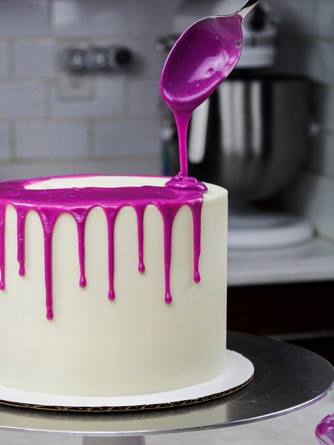 Ganache Recipe For Drip Cake, Purple Drip Cake, Drip Icing, Drip Cake Tutorial, Dripping Cake, Drip Cake Recipes, Drippy Cakes, Eras Party, Wine Cake