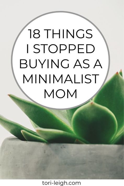 minimalism | minimalist home | how to be minimalist | minimalist mom | simple living | tips to becoming minimalist | minimalism lifestyle inspiration | minimalism with kids | #minimalist #minimalist #minimalistmom #momlife Minimalist Mom Aesthetic, How To Be More Minimalist, Being Minimalist, Minimalist Living Room With Kids, Minamilism Interior Design, Minimalism With Kids, Spiritual Minimalism, Japanese Minimalism Lifestyle, Minimalism Home Interior