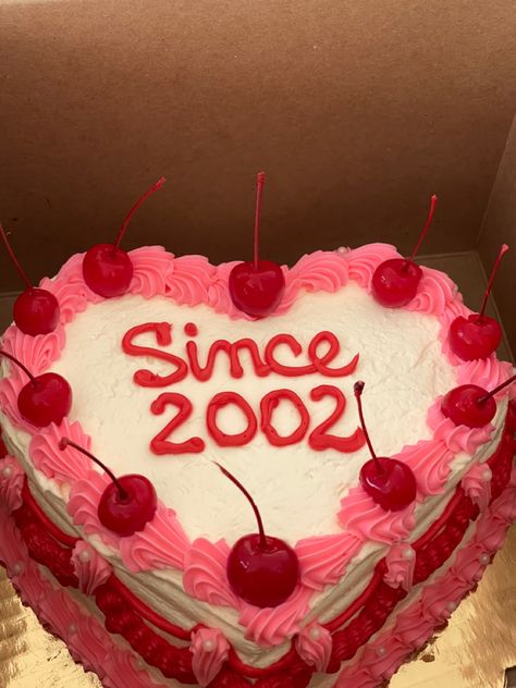 Twenty Two Birthday Ideas, Cake Ideas For 24th Birthday, Birthday Cake 21 Aesthetic, 2002 Birthday Party, Since 2002 Cake, 22 Cakes Birthday, 21 Heart Birthday Cake, 17tg Birthday Cake, Aesthetic 22 Birthday Cake