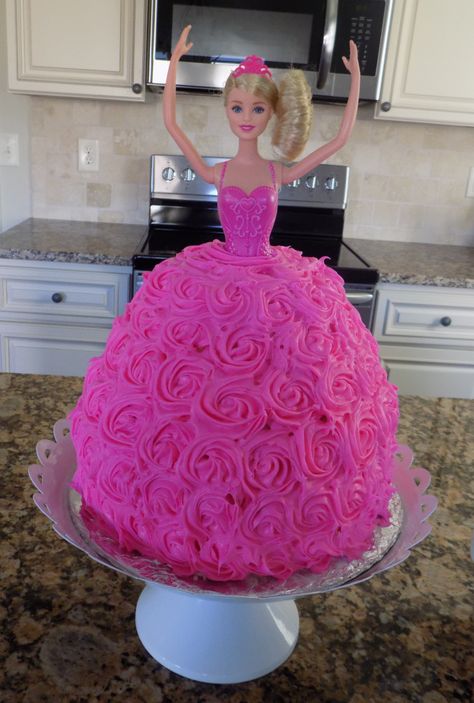 Barbie Torte, Barbie Doll Cake, Barbie Birthday Cake, Barbie Party Decorations, Barbie Theme Party, Bolo Barbie, Decoration Patisserie, Barbie Birthday Party, Barbie Theme