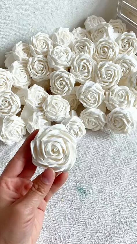 Figen (@TheFigen_) on X Toilet Paper Rose, Diy Toilet Paper, Diy Toilet, Paper Rose, Flowers Handmade, Rose Flowers, Handmade Diy, Tissue Paper, Rose Flower