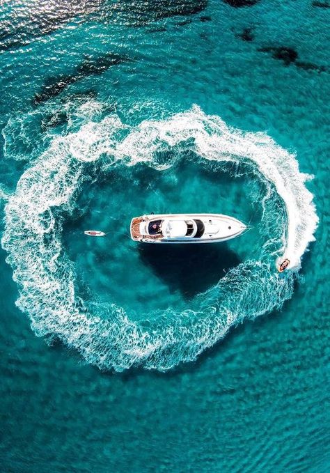 yacht from above, floating in shallow crystal clear blue water. Circled by a jet ski and a paddle board afloat from the stern. Menorca, British Virgin Islands, Paraty, Power Catamaran, Boat Photoshoot, Yacht Aesthetic, Float Your Boat, Life Aquatic, Drone Photos