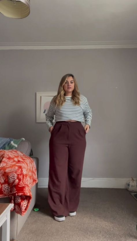 5 Best Plus Size Airport Outfits You Should Try | Chic & Aesthetic Plus Size Airport Outfits Plum Colored Outfits, Wide Leg Trousers Outfit Plus Size, Plus Size Travel Outfits Airport Style, Casual Chic Plus Size, Travel Outfits Airport, Plus Size Airport Outfit, Curve Outfits, Office Outfits Women Plus Size, Airport Ootd