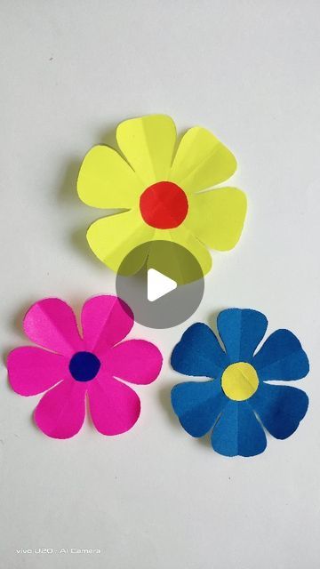 Kindergarten Flower Art Projects, 3 D Paper Flowers, Diy Craft Flowers Paper, 3d Flowers Craft, Simple Flower Making Paper Crafts, Making Flower With Paper, Form Flowers Making, Paper Craft For Kindergarten, Paper Folding Flowers Easy