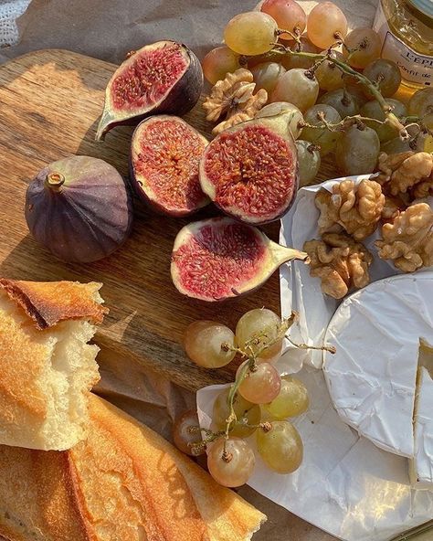 Essen, Food Photography, Italian Summer, Pretty Food, Aesthetic Food, Summer Aesthetic, Good Eats, Fig, Summer Vibes