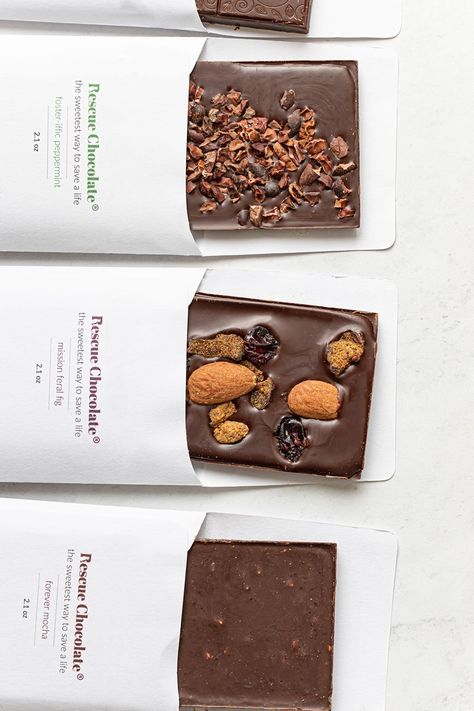 Chocolate Bar Photography Ideas, Chocolate Photography Ideas, Chocolate Bar Photography, Chocolate Bar Ideas, Resep Oatmeal, Chocolate Bar Packaging, Chocolate Photography, Chocolate Bar Design, Vegan Chocolate Bars