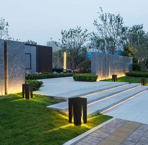 Backyard Landscaping Contemporary, Lighting In Backyard, Modern Backyard Lighting, Modern Luxury Garden, Lighting Garden Ideas, Dream Garden Modern, Good Vibes Room, Modern Garden House, Modern Garden Inspiration