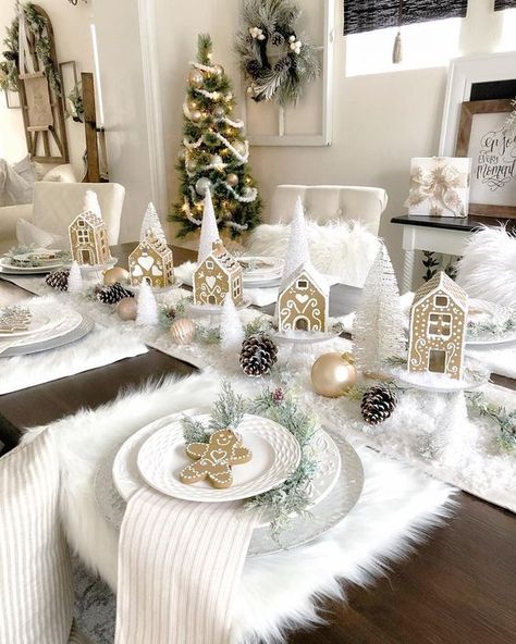 60+ Best Christmas Table Decor ideas for Christmas 2019 where traditions meets grandeur - Hike n Dip White Elegant Christmas Decor, Minimalist Holiday Tablescapes, Winter Wonderland Christmas Table Setting, White Christmas Dining Table Decor, Christmas Dining Tablescapes, White And Cream Christmas Decor, Classy Christmas Decor Living Rooms, Christmas Dinning Table Decor, Beige Christmas Decor