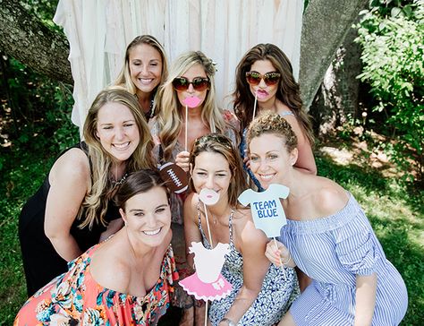 Garden Baby Shower Baby Shower Poses With Friends, Baby Shower Poses, Shower Poses, Shower Pictures, Shower Photos, Baby Number 3, Shower Photography, Baby Shower Pictures, Baby Shower Photography