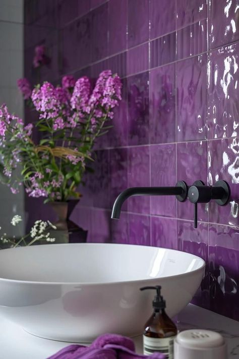 Small Purple Bathroom Ideas for Chic Spaces Purple And Silver Bathroom Ideas, Deep Purple Bathroom Ideas, Purple And Gray Bathroom Ideas, Purple Bathroom Aesthetic, Black And Purple Bathroom, Bathroom Ideas Purple, Violet Bathroom, Dark Purple Bathroom, Purple Bathroom Ideas