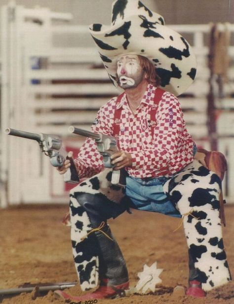 Rodeo Clown Makeup, Clown Makeup Halloween, Rodeo Clown, Cowgirl Halloween Costume, Cowgirl Halloween, Bucking Bulls, National Finals Rodeo, Rodeo Party, Clown Party