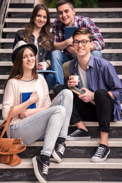 College Marketing, College Photo, Excited Girl, Comunity Manager, Books Summer, Nurse Photos, Photo School, Business Knowledge, College Photography