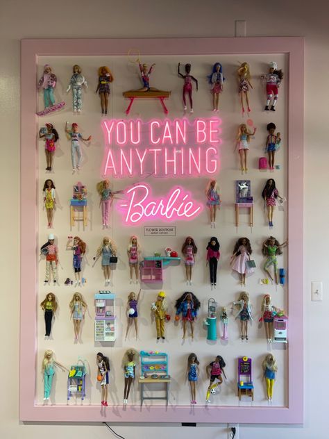 Retro Barbie Room, Barbie Theme Bathroom, Diy Barbie Wall Art, Barbie Pink Bedroom Ideas, Barbie Themed Room Bedroom Designs, Barbie Window Display, Barbie Themed Playroom, Black Barbie Room Decor, Barbie Home Office