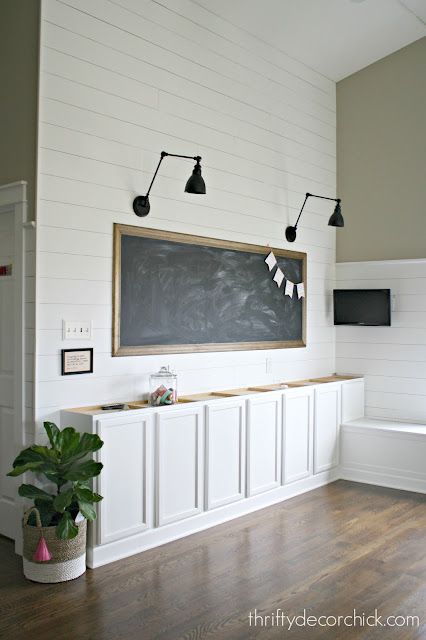 Farmhouse Loft, Large Chalkboard, House Farmhouse, Homeschool Rooms, Diy Chalkboard, Framed Chalkboard, Chalkboard Wall, School Room, School House