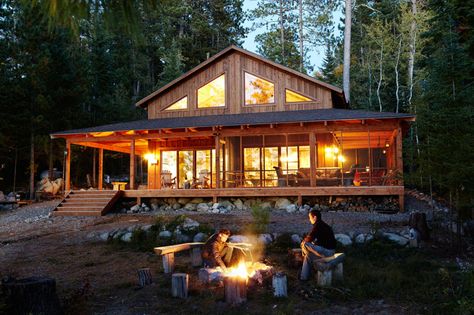 Log Cabin Homes, Rustic Cabin Exterior, Cabin Decks, Apartment Porch, Cabin Porch, Rustic Log Cabin, Porch House Plans, Cabin Exterior, Beautiful Cabins